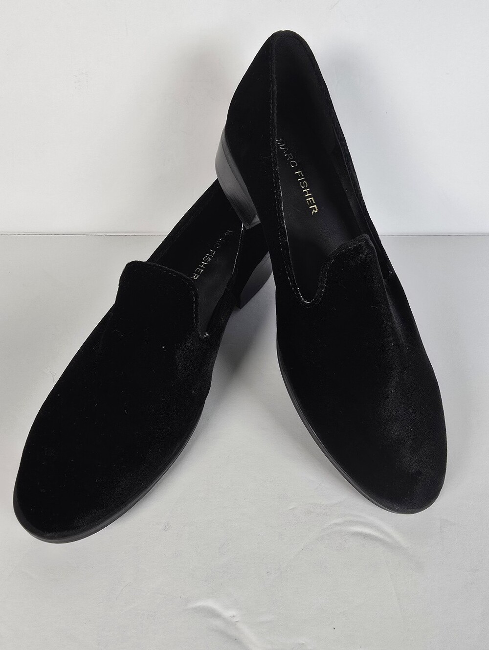 NWOT Marc Fisher Traycee 2 Womens Venetian Black Velvet Slip-On Loafers Size 5.5